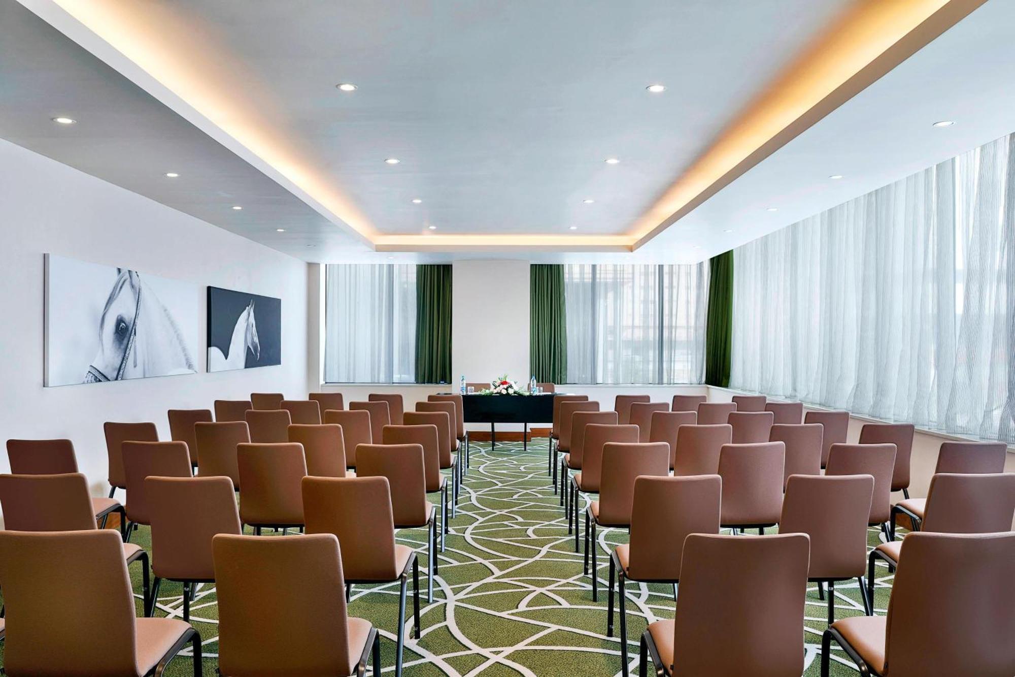Courtyard By Marriott Riyadh Olaya Екстериор снимка
