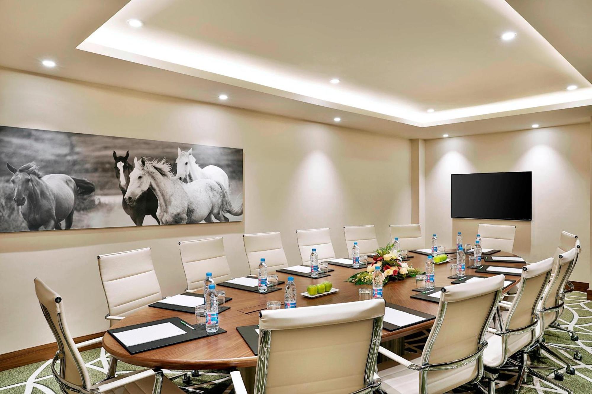 Courtyard By Marriott Riyadh Olaya Екстериор снимка