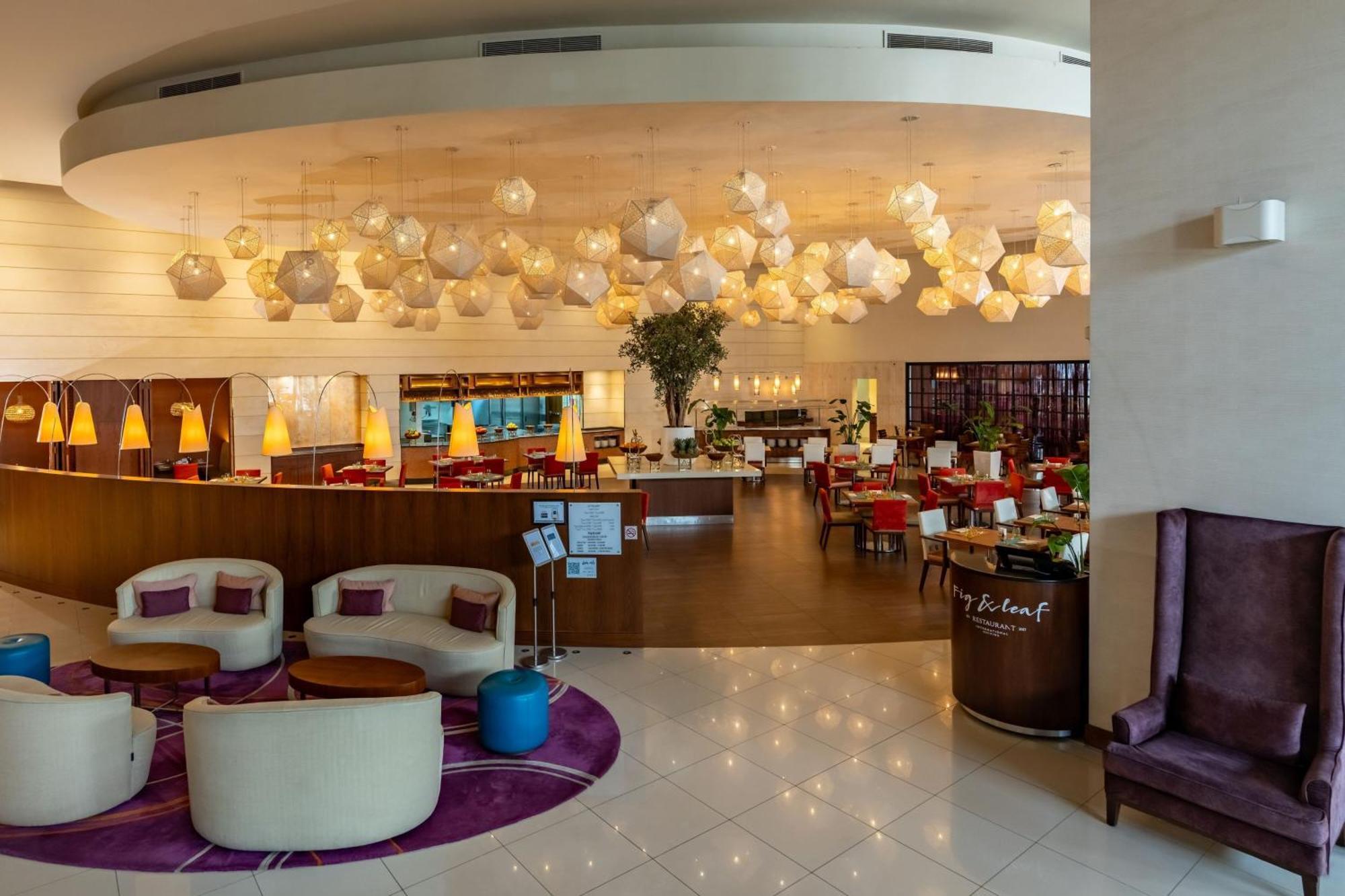 Courtyard By Marriott Riyadh Olaya Екстериор снимка