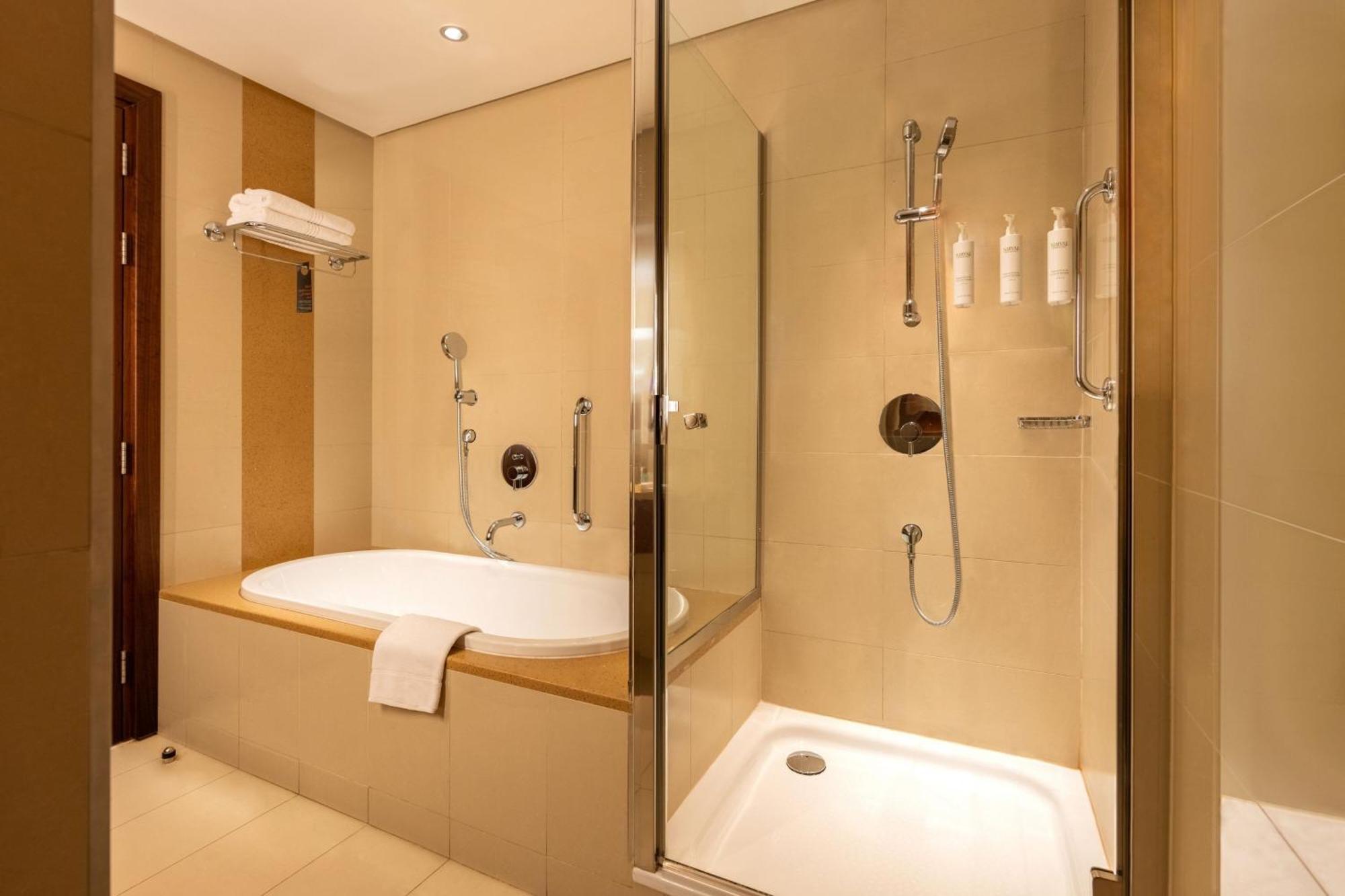 Courtyard By Marriott Riyadh Olaya Екстериор снимка