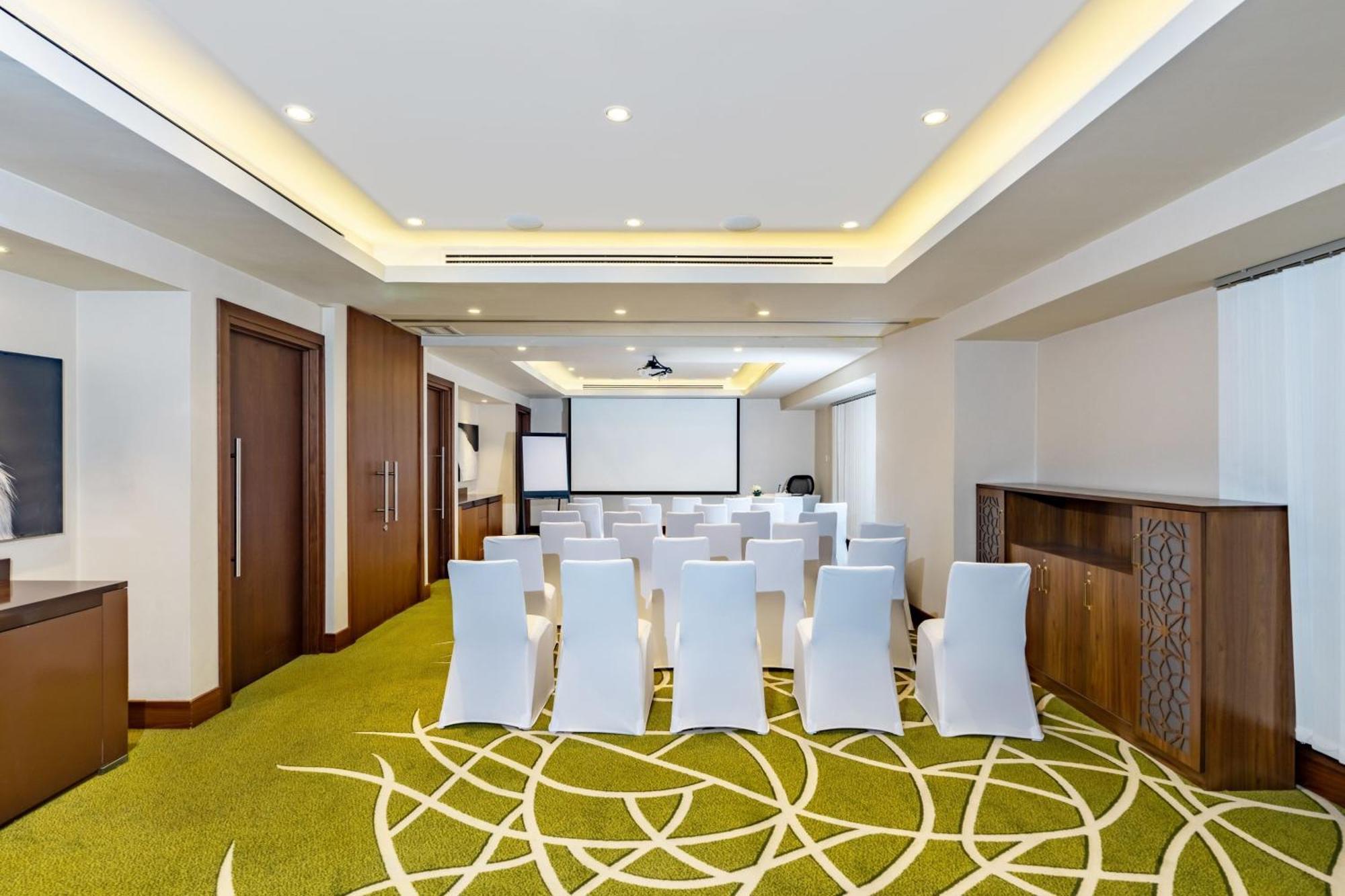 Courtyard By Marriott Riyadh Olaya Екстериор снимка