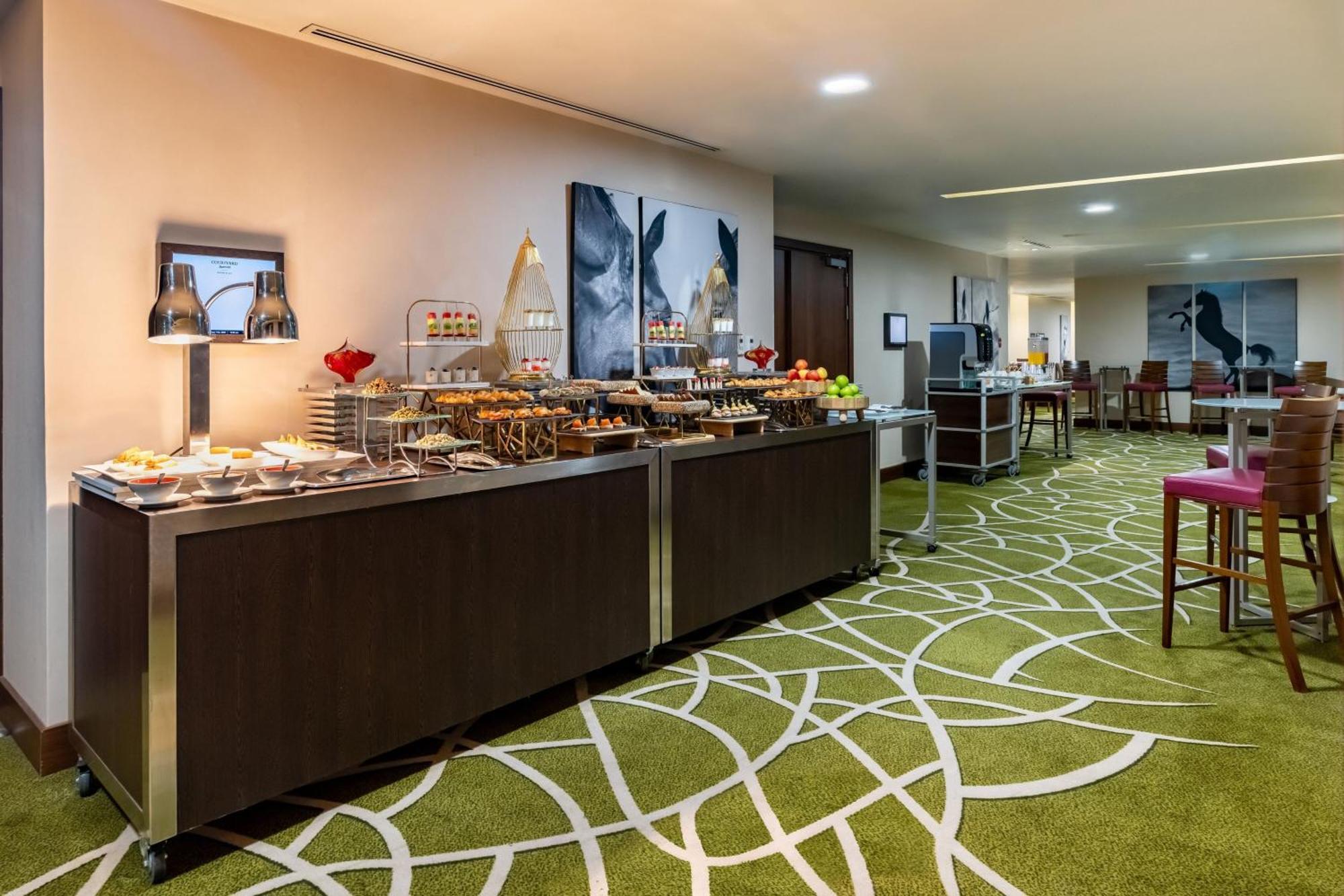 Courtyard By Marriott Riyadh Olaya Екстериор снимка