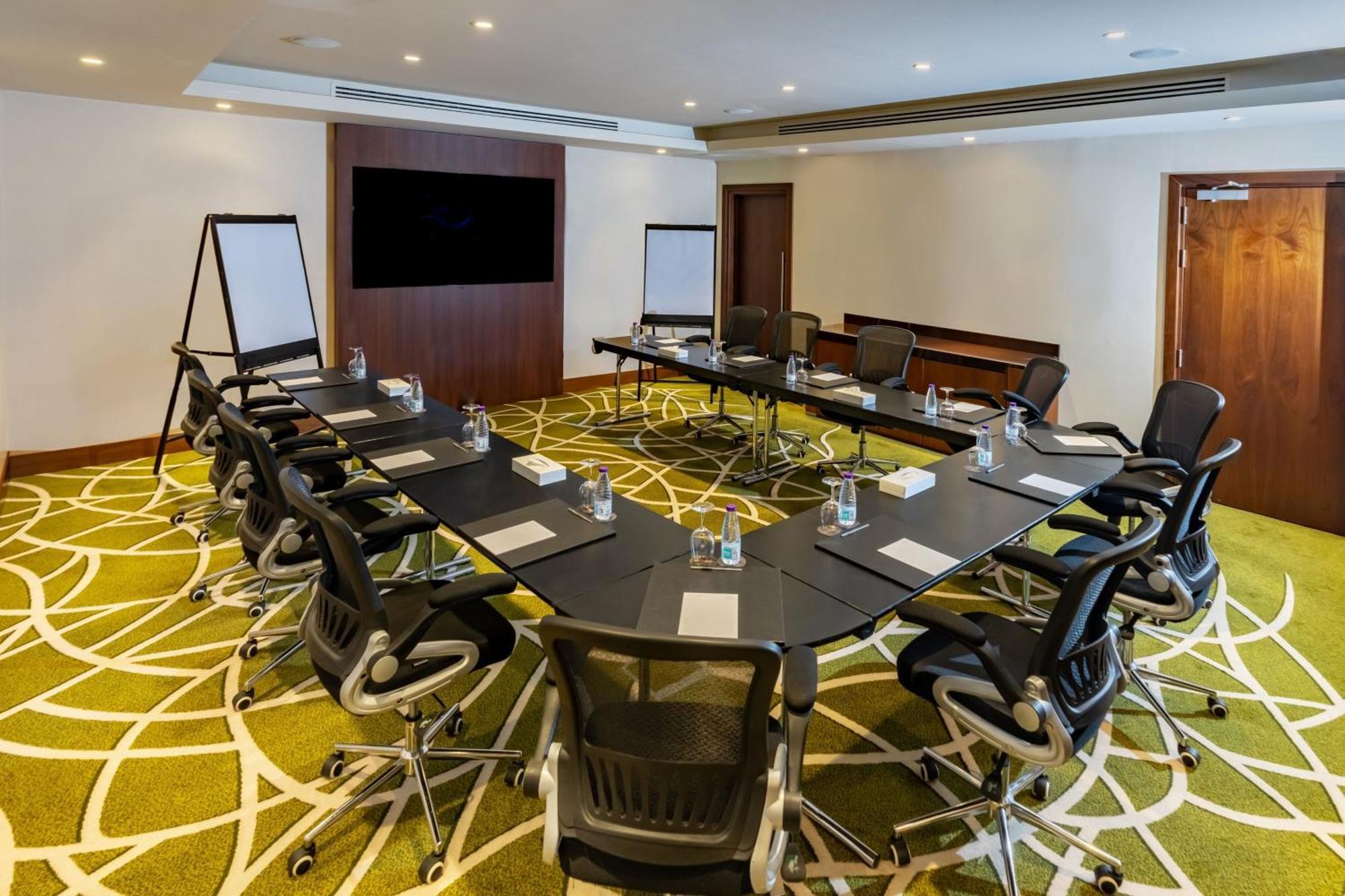 Courtyard By Marriott Riyadh Olaya Екстериор снимка